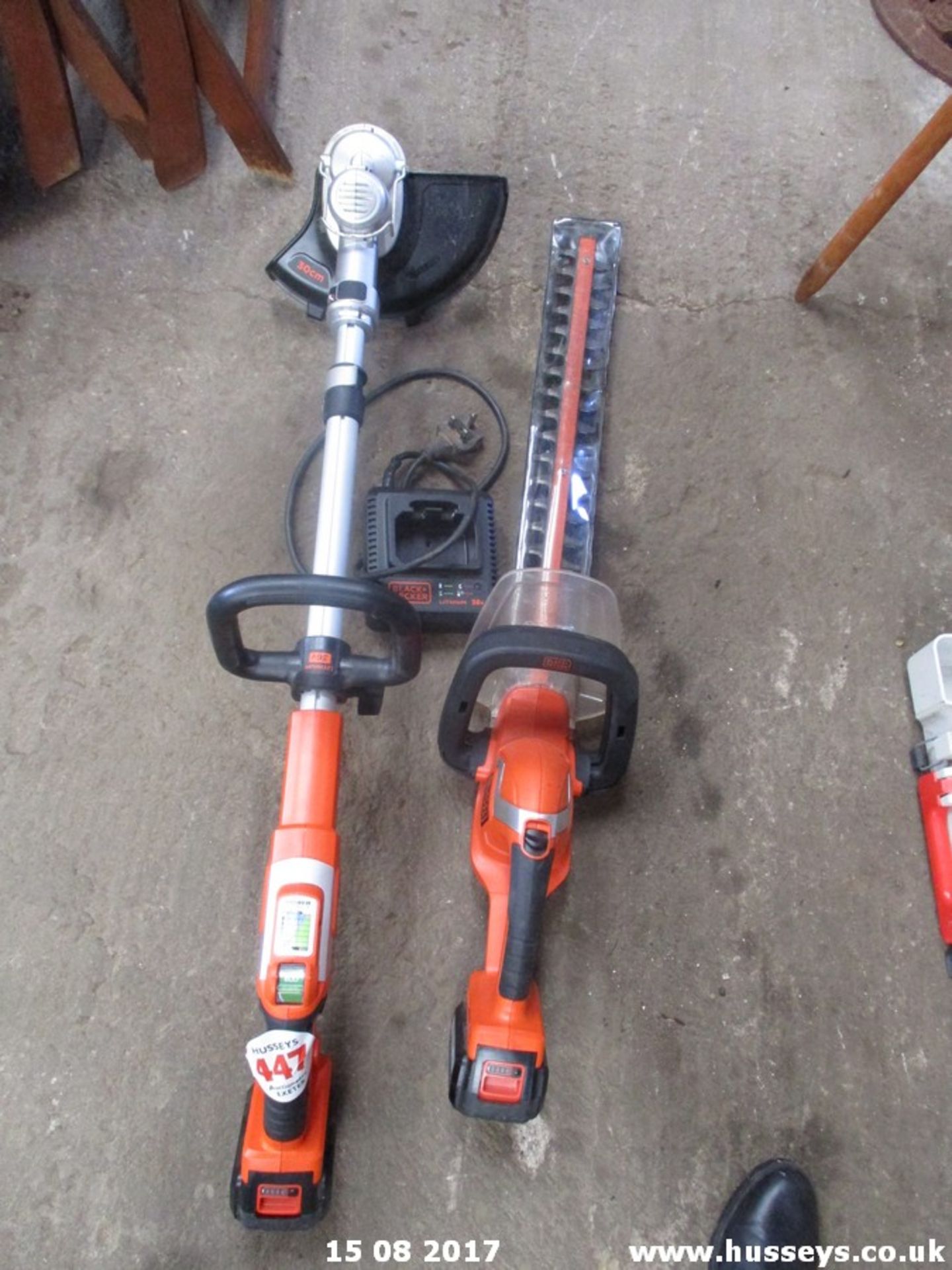CORDLESS HEDGE TRIMMERS