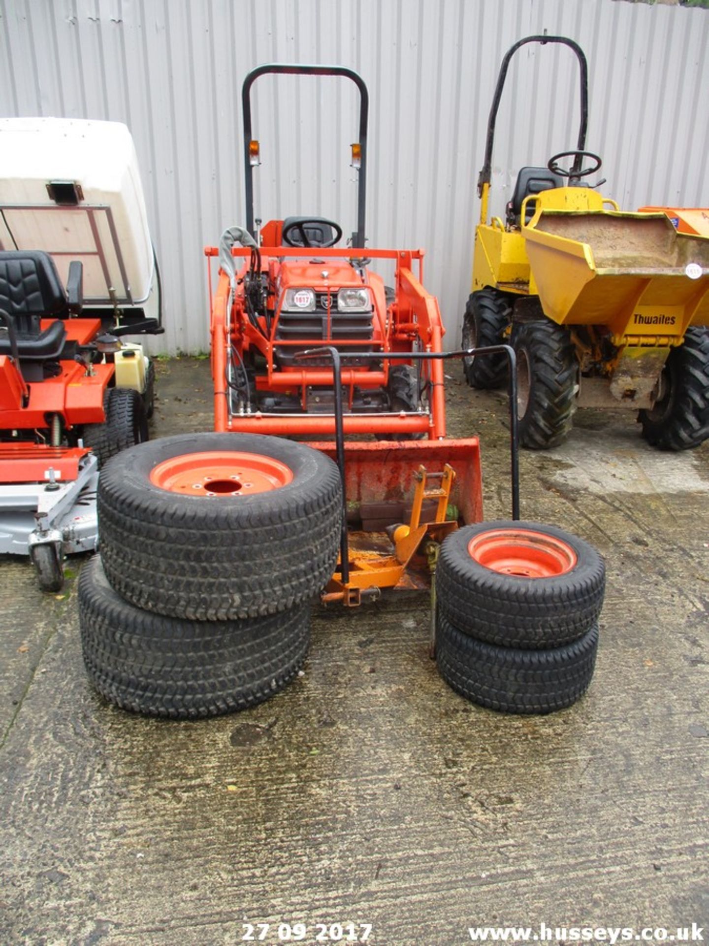 KUBOTA B1700 COMPACT C/W LA301 LOADER EABE FLAIL & LOGSPLITTER 368 HRS & GRASS TYRES - Image 2 of 2