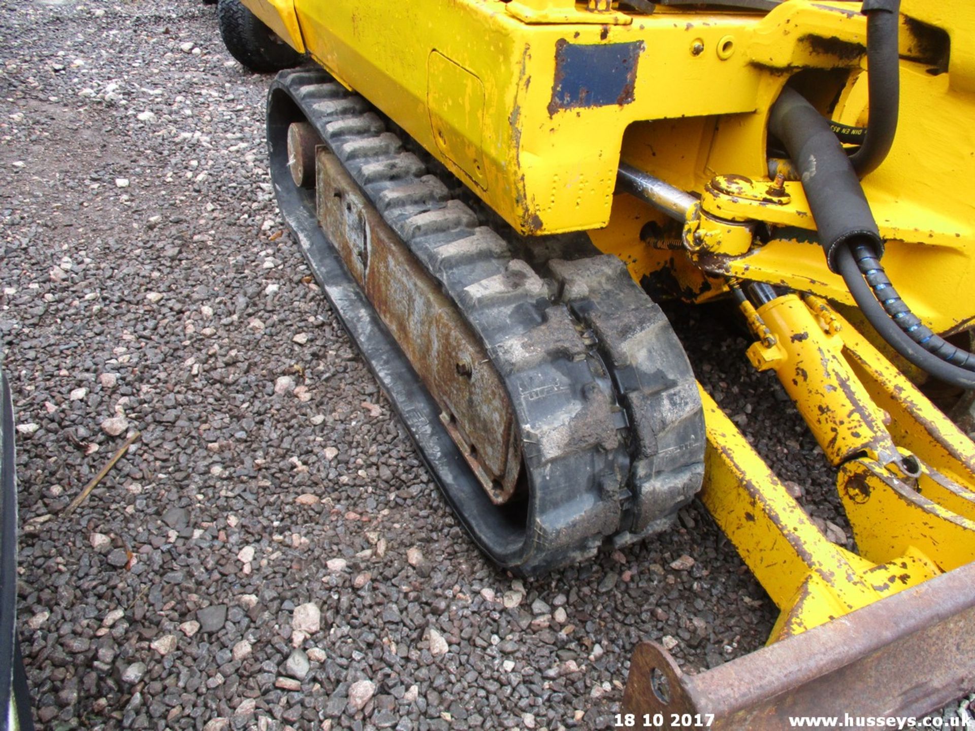 KUBOTA 1.5TONNE MINI DIGGER C/W 1 BUCKET PIPED FOR HAMMER 3087 HOURS KEY - Image 3 of 4