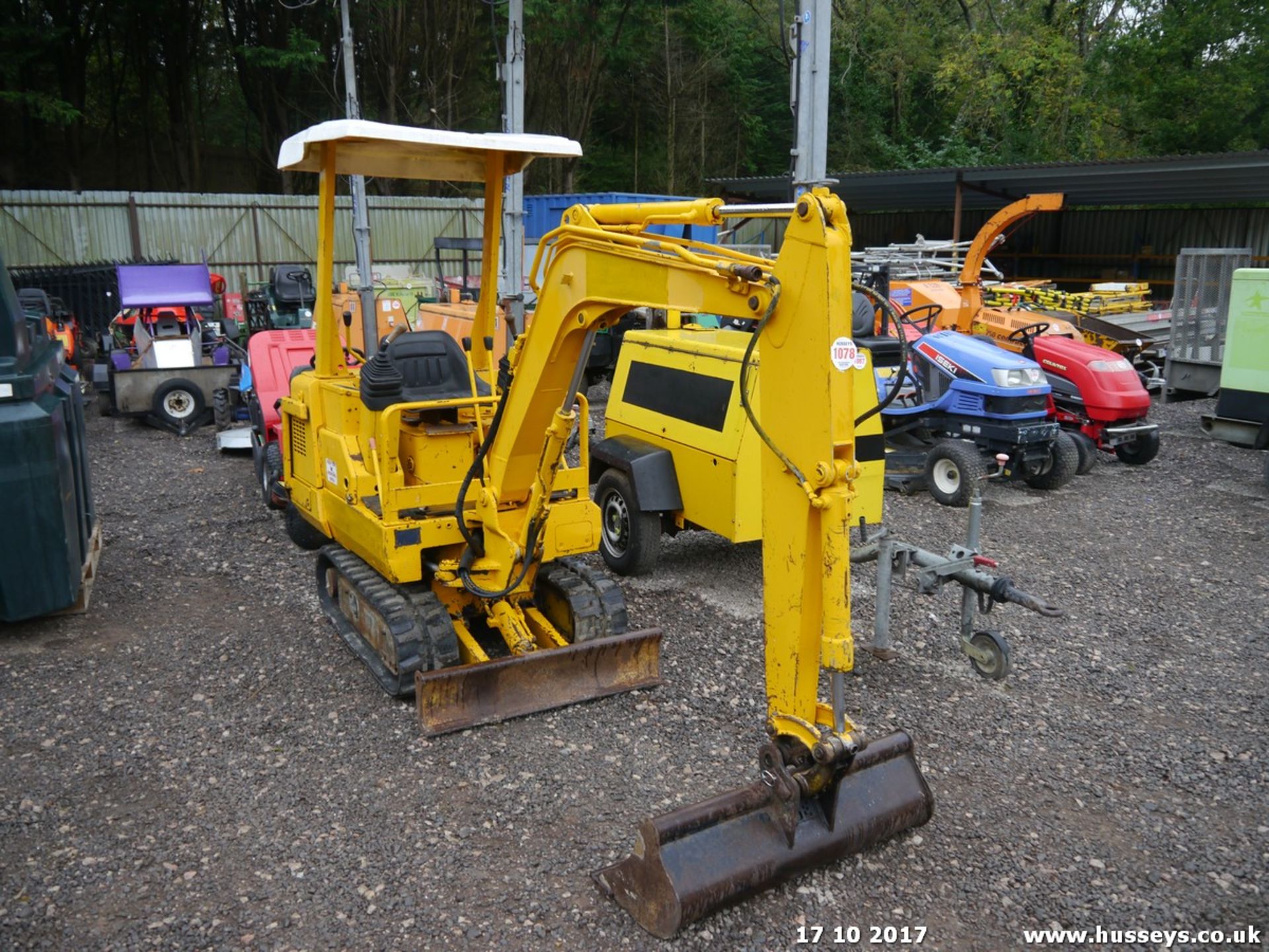 KUBOTA 1.5TONNE MINI DIGGER C/W 1 BUCKET PIPED FOR HAMMER 3087 HOURS KEY