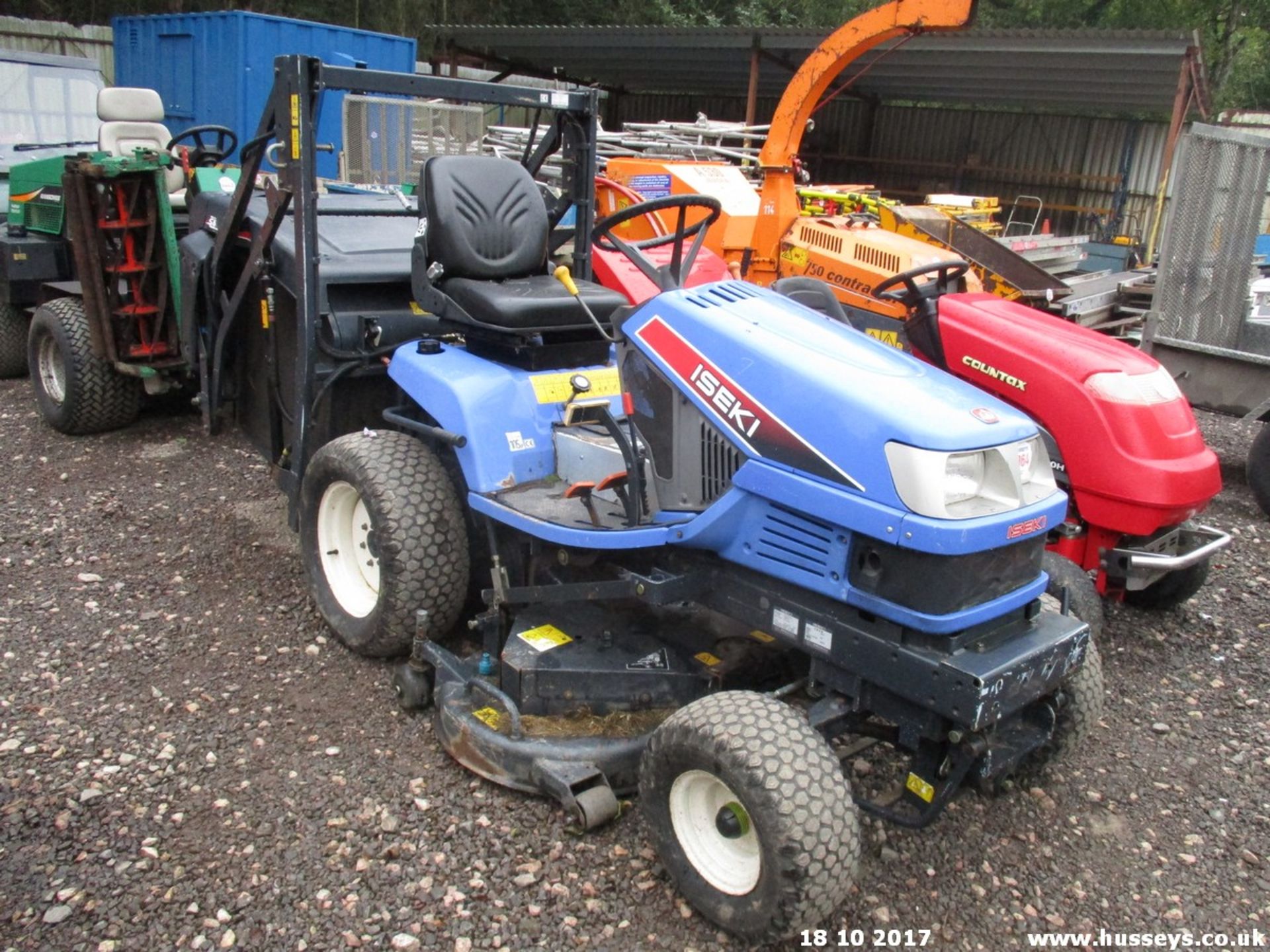 ISEKI SXG 22H COMPACT FITTED MID MOUNTED MOWER & HI-TIP COLLECTOR RUNS, DRIVES & CUTS