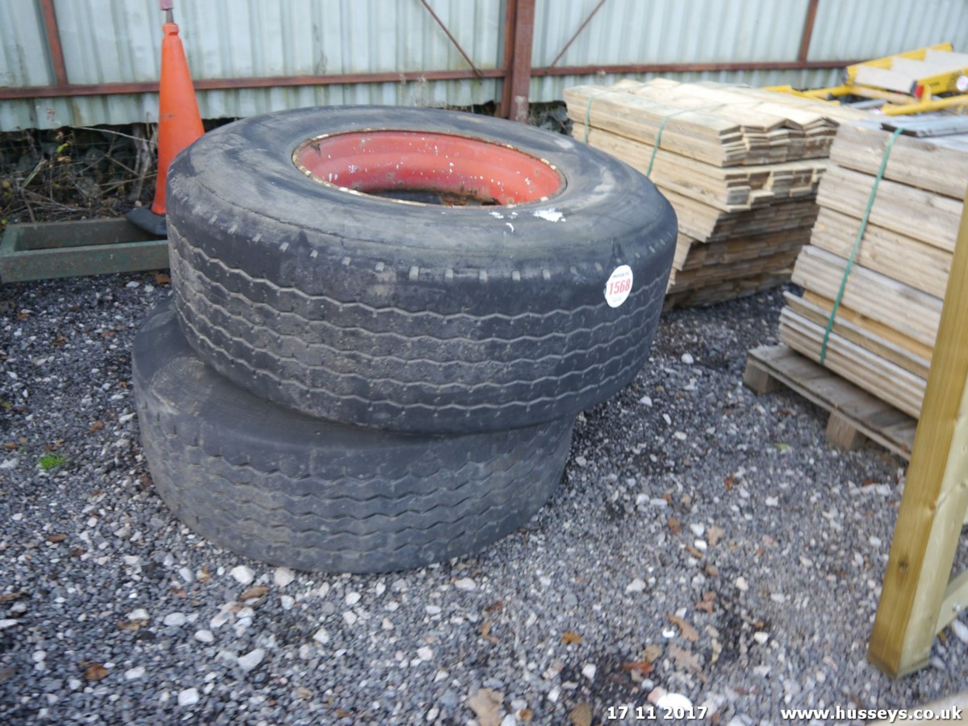 PR OF WHEELS & TYRES 425/65R 22.5