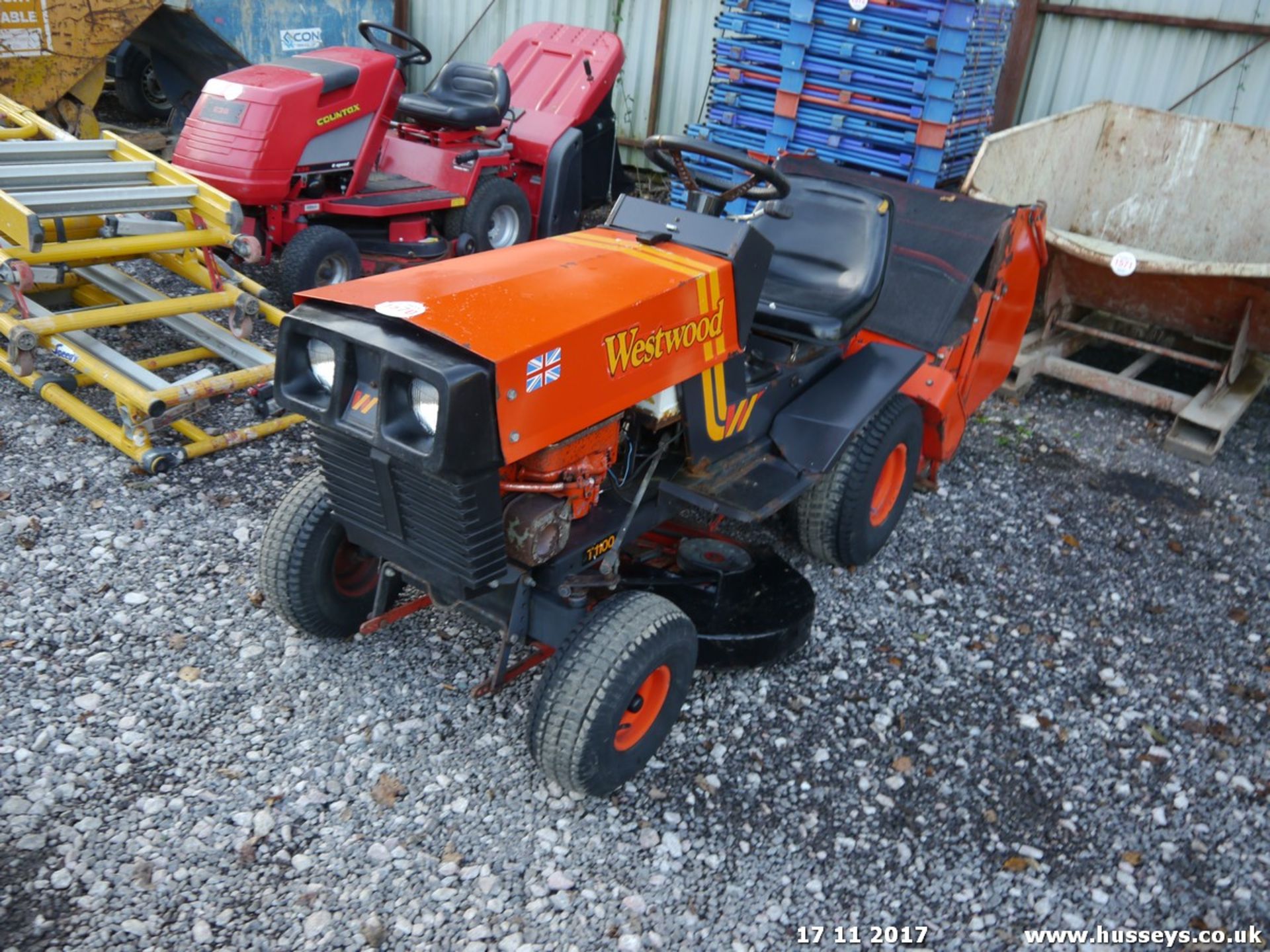 WESTWOOD T1100 RIDE ON MOWER