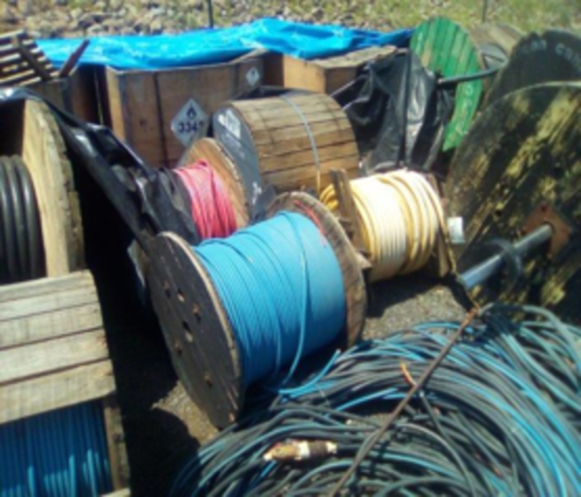 30 X VARIOUS ELECTRICAL CABLE ROLLS