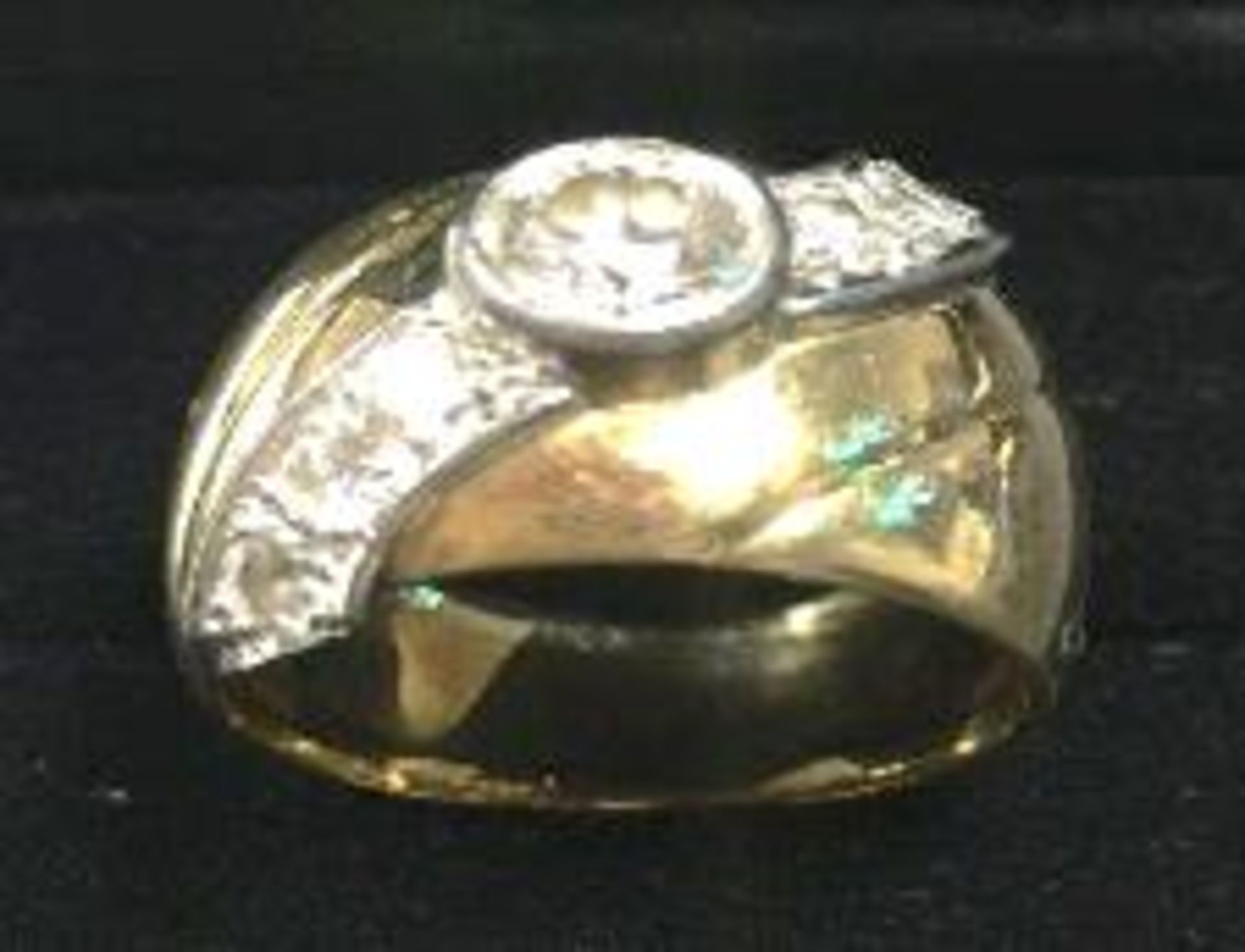 Gold & diamond engagement ring (14g)
