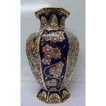 A large Mason's Penang vase, 31.