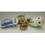 Four Royal Crown Derby paperweights, Ladybird with silver stopper, Frog,