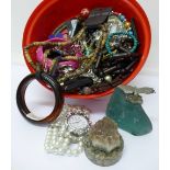 Costume jewellery, an amethyst mineral sample, etc., 1.