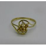 A 9ct gold and citrine ring, 1g,