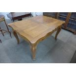 A French hardwood drawleaf table