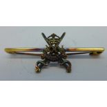 An 18ct gold 25th Dragoons brooch, 3.