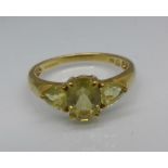 A 9ct gold ring, 1.