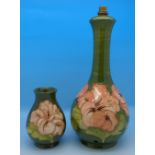 A Moorcroft hibiscus lamp base and matching Moorcroft vase (2), 21.5cm and 9.