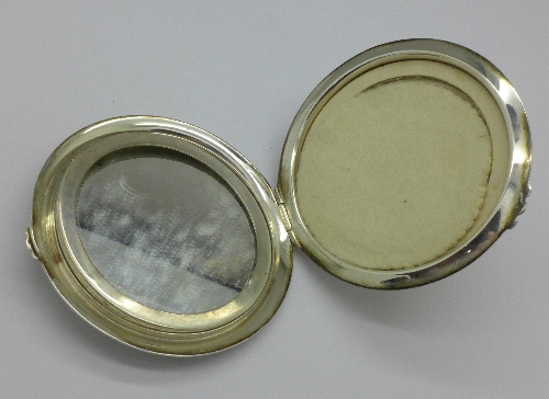 A silver compact, - Image 3 of 3