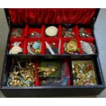 A jewellery box of costume jewellery, total weight 2.