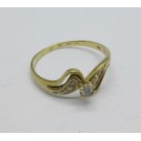 A 9ct gold ring, 1.