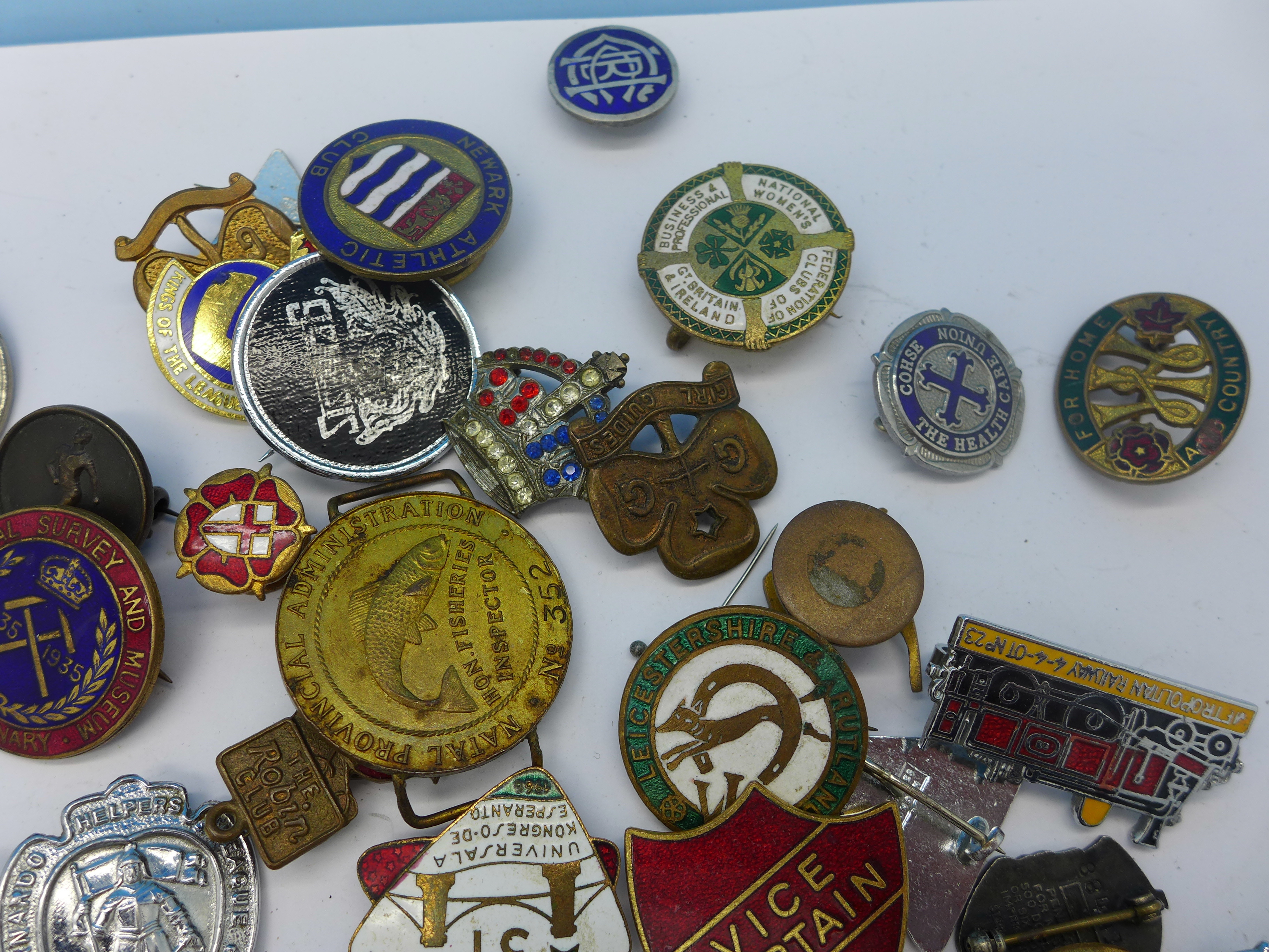 A collection of enamel badges - Image 3 of 3