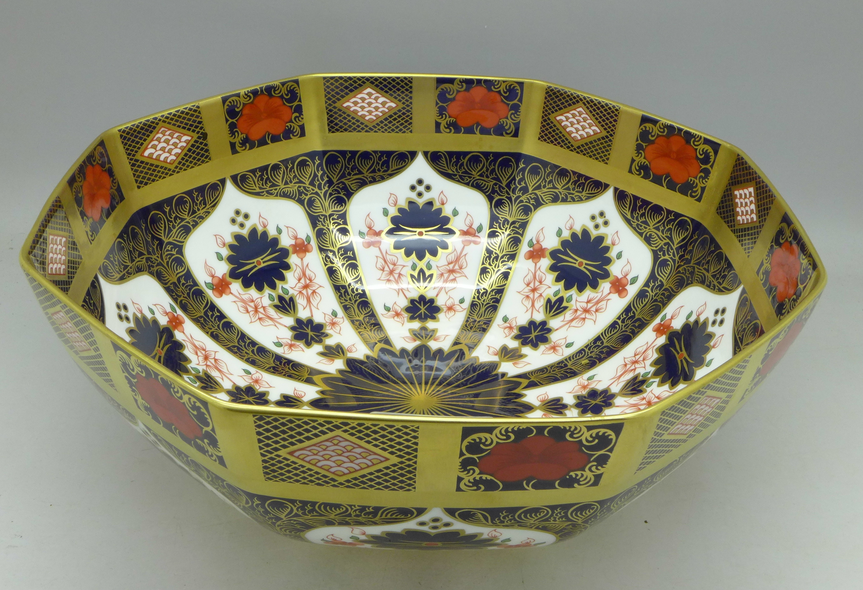 A Royal Crown Derby Old Imari 1128 octagonal fruit bowl,