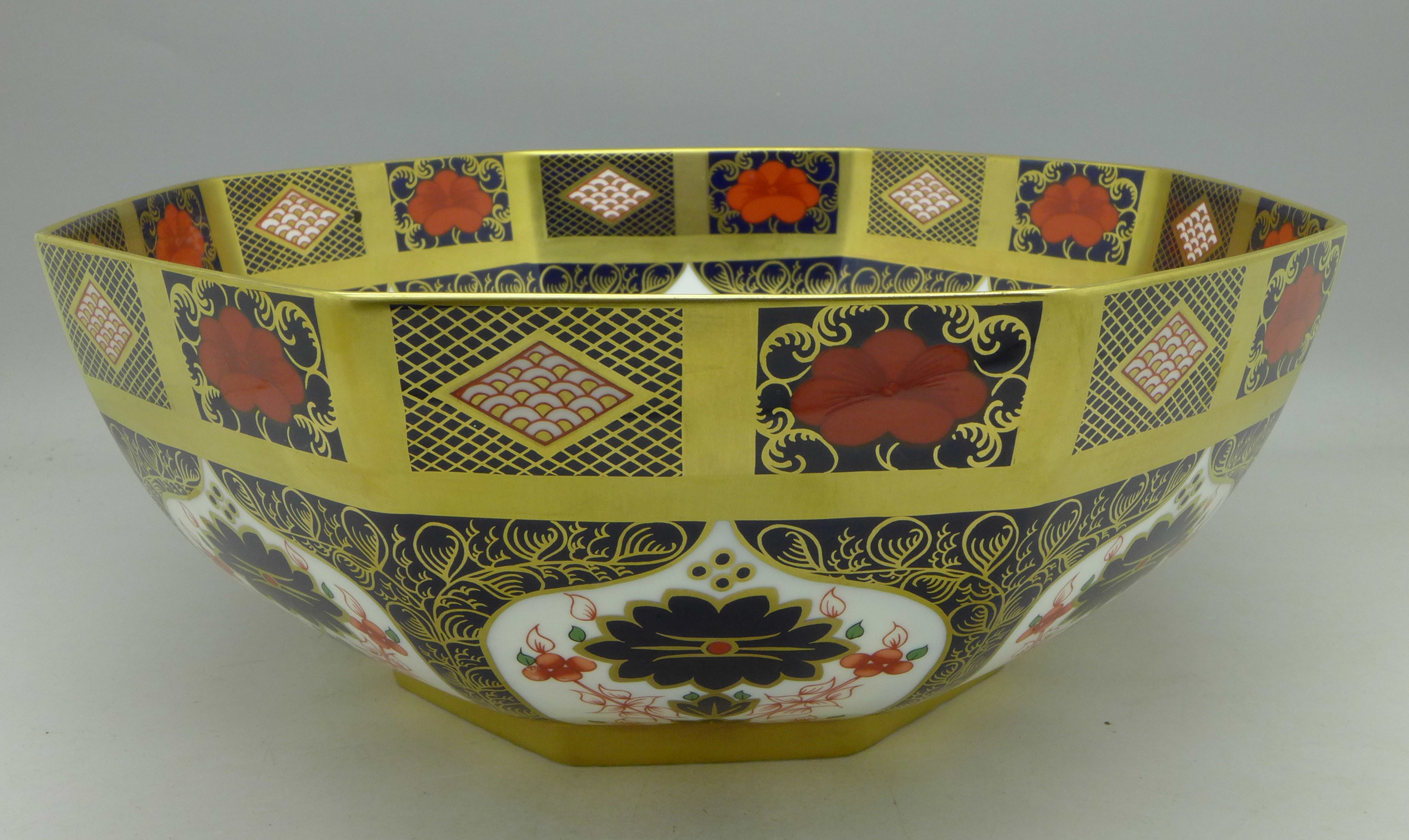 A Royal Crown Derby Old Imari 1128 octagonal fruit bowl, - Image 2 of 4