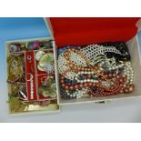 A jewellery box and costume jewellery, total weight 1.