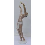 A continental figure of a dancer, Handarbeit,