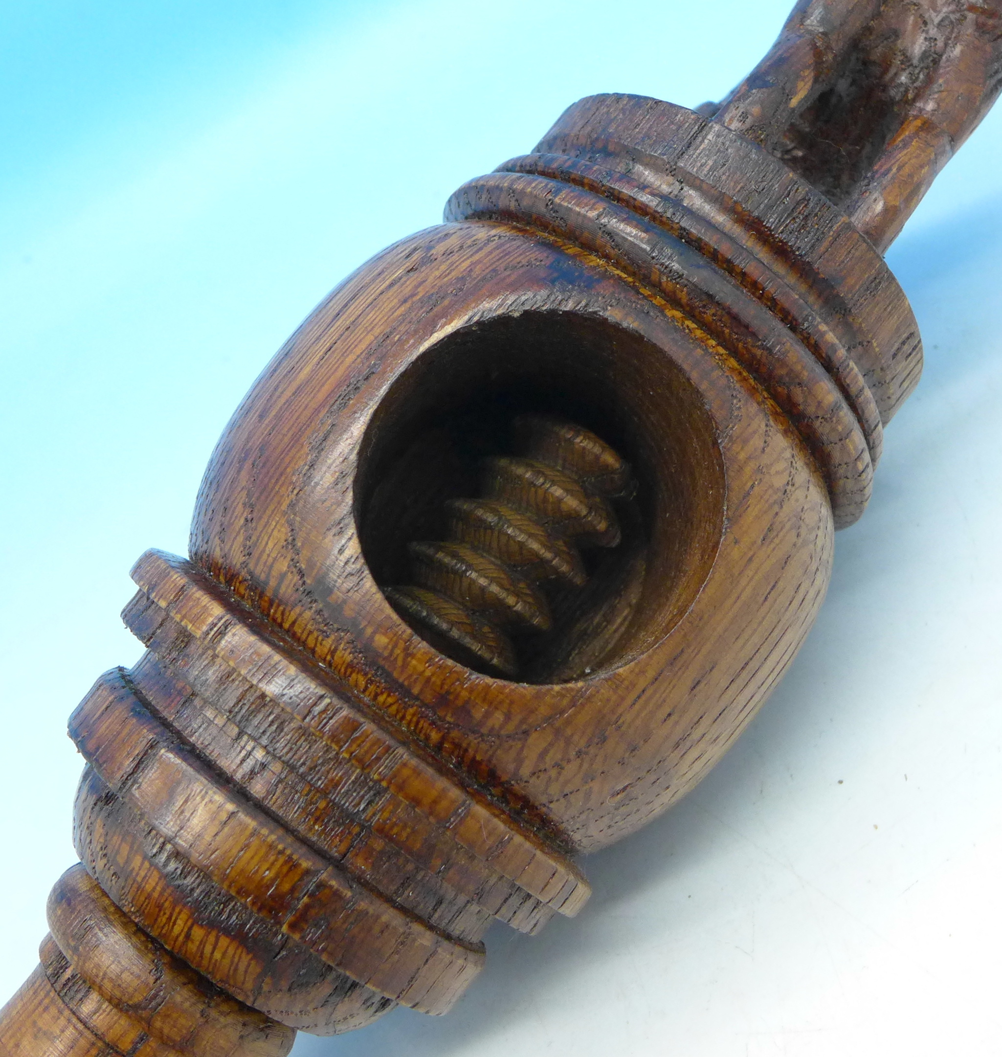 A carved oak screw nutcracker - Image 3 of 4