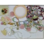 Assorted plastic and other jewellery