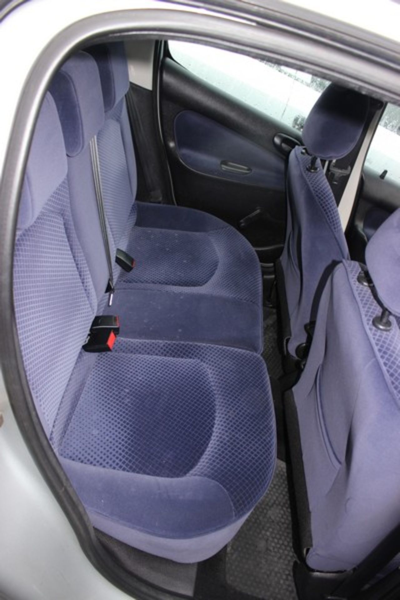 A 2003 Peugeot 206 LX five door hatchback, registration number WF53 LUR, 1360cc, petrol, manual, one - Image 6 of 8