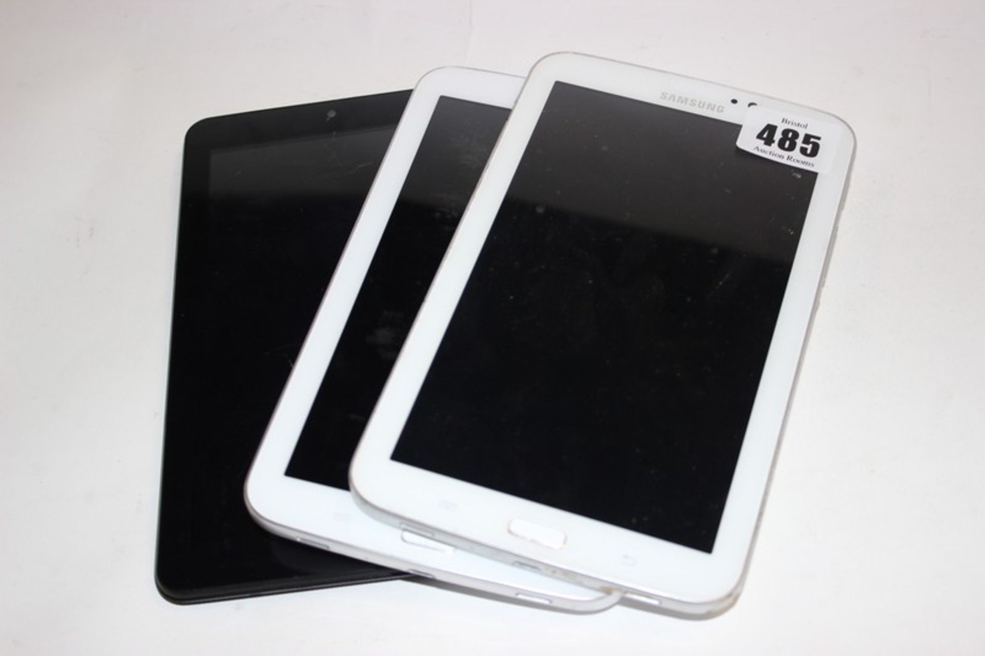 Two Samsung Galaxy Tab 3 8GB SM-T210 and a Vestel V Tab Lite III.