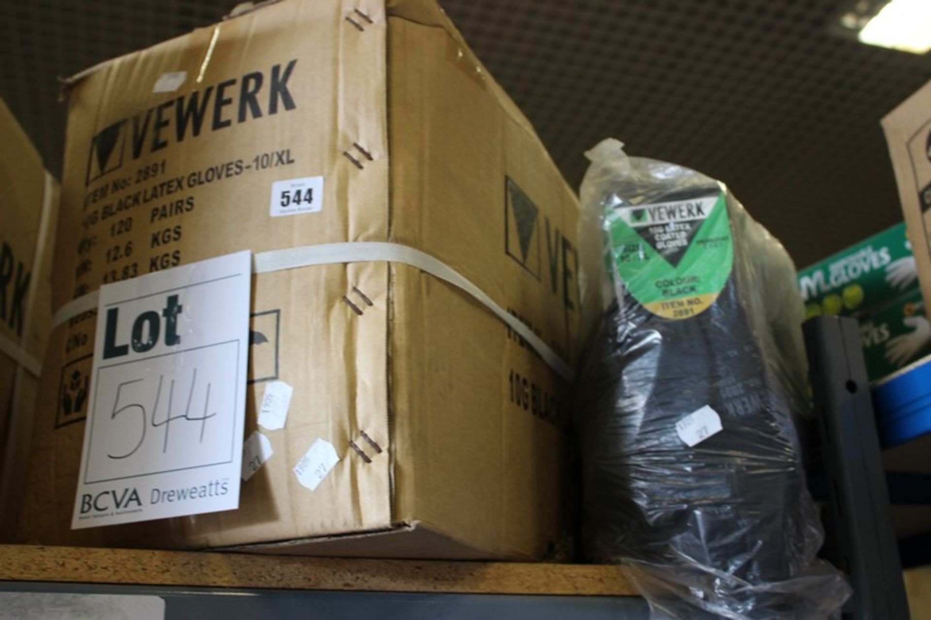 A box of Vewerk size 10 (XL) 10g black latex gloves (120 pairs).