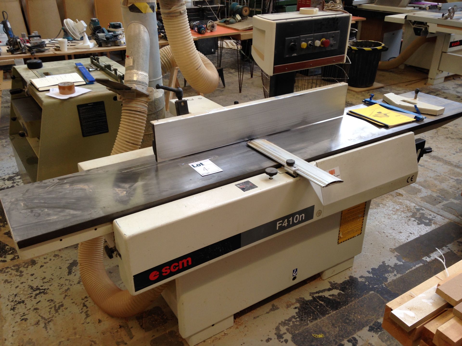 SCM surfacer F410N.