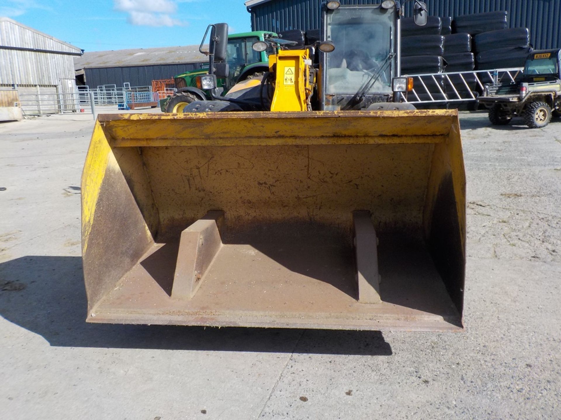 Grays Toe Tip Bucket. Has Matbro fittings, holds 1,100 kg's wheat. Location: Bude, Cornwall.