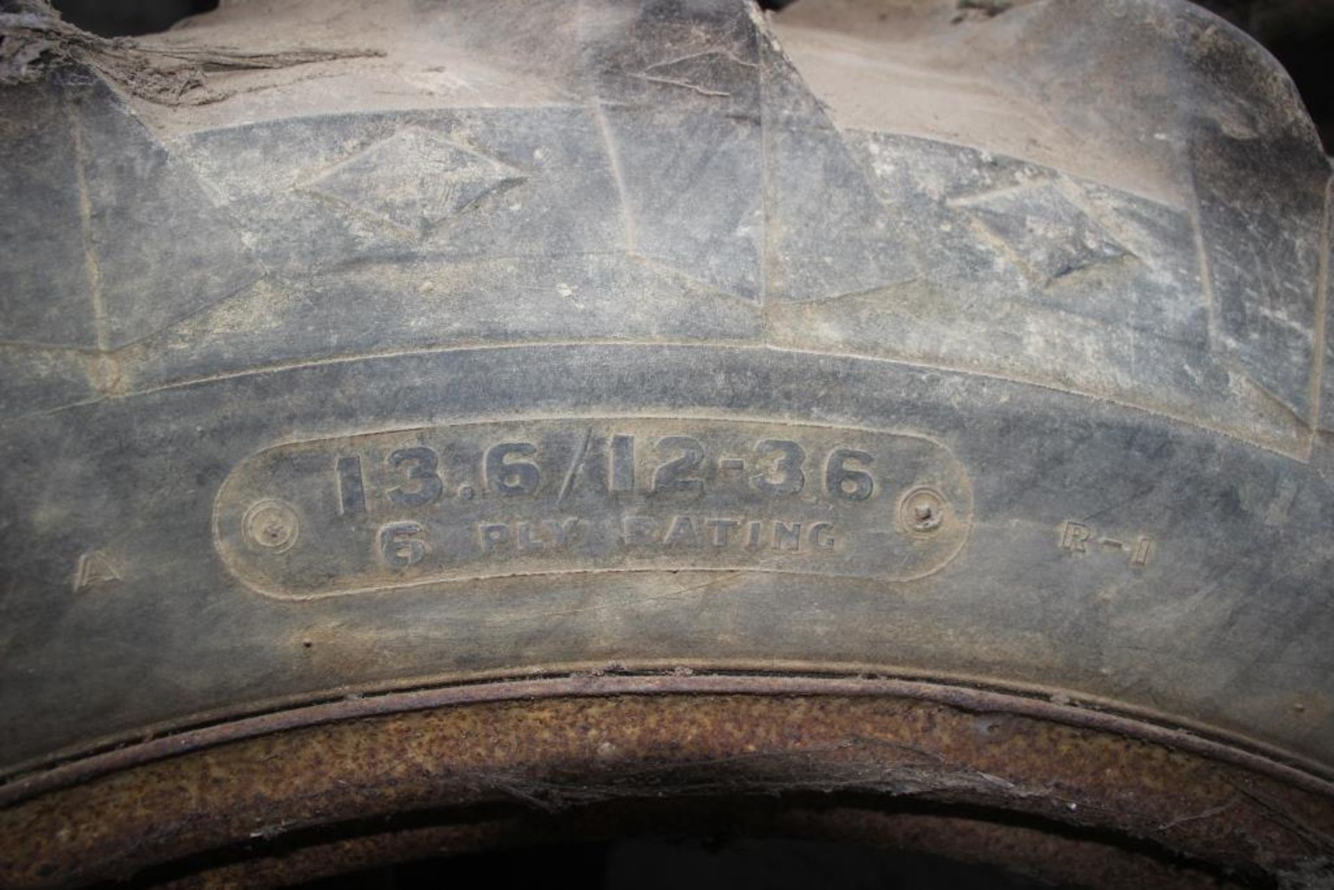 Dual Wheels 13.6/12-36 3 star Pair of 3 star dual wheels, Trailer tyre 7-20 Location: Lincoln, Lincs - Image 4 of 4
