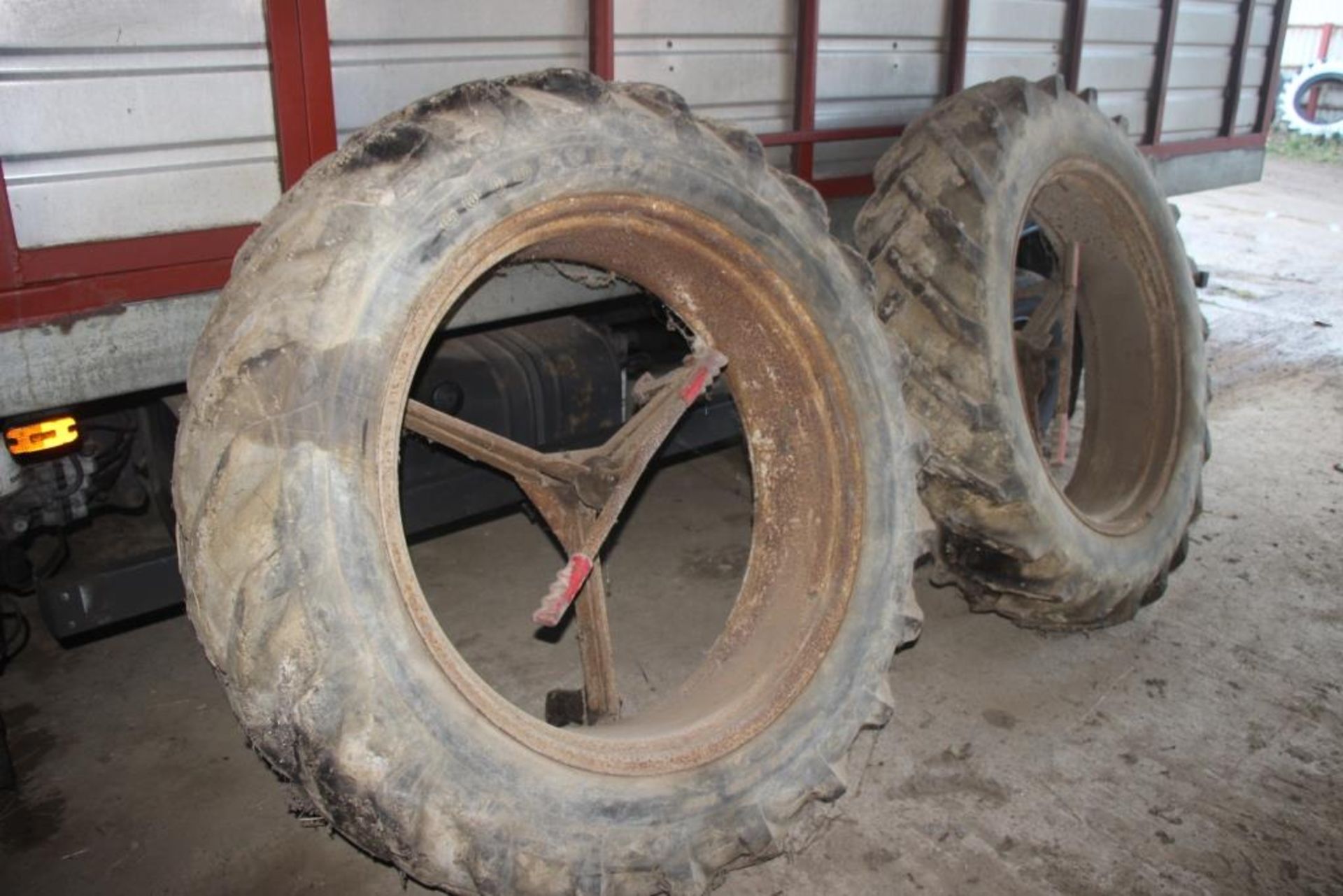 Dual Wheels 13.6/12-36 3 star Pair of 3 star dual wheels, Trailer tyre 7-20 Location: Lincoln, Lincs