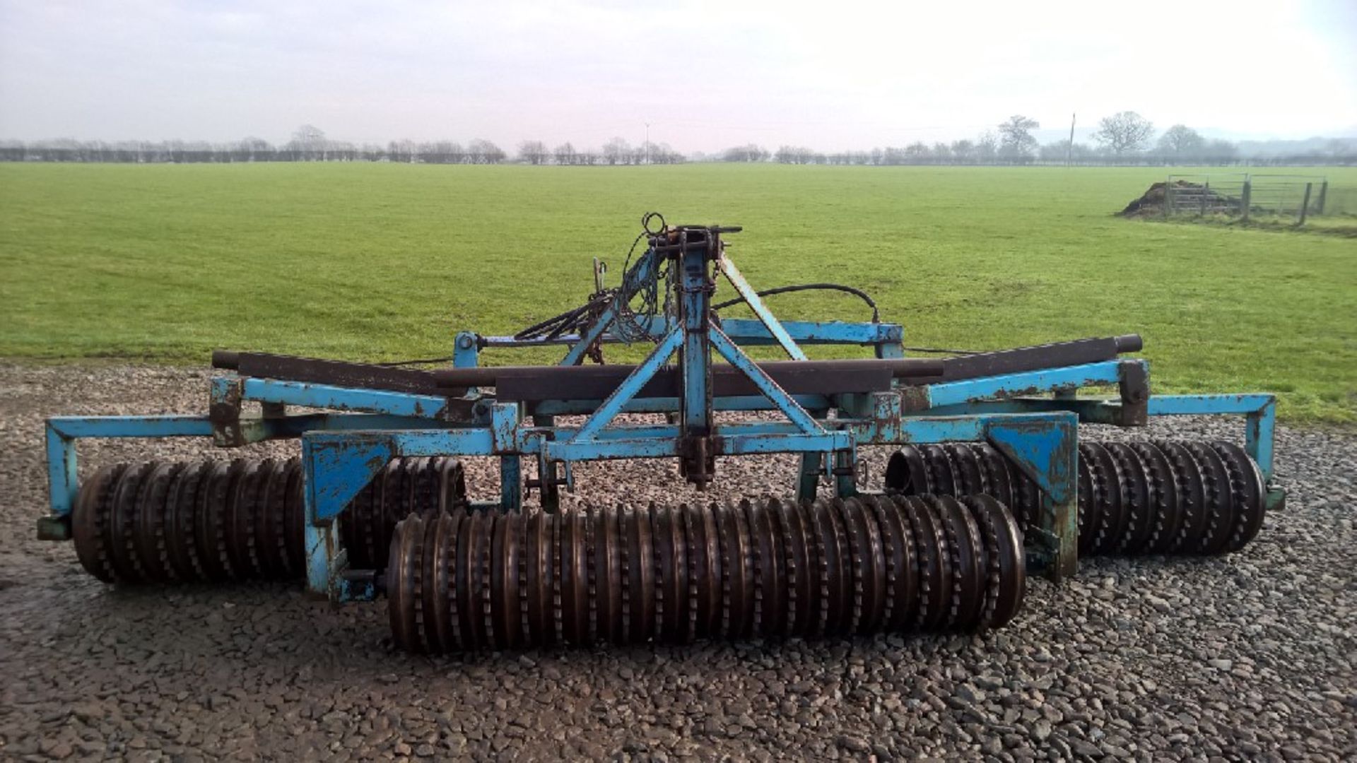 Front or rear mounted HYD fold Cambridge rollers and breakers. Location Market Drayton Staffordshire - Image 2 of 7