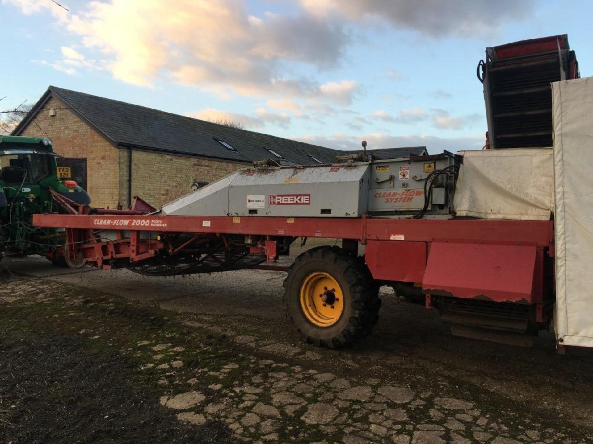 Reekie Clean Flow 2000 Potato Harvester Serial Number: 7030R Location: Thorney, Cambridgeshire - Image 4 of 4