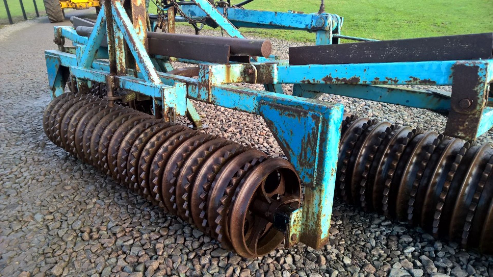 Front or rear mounted HYD fold Cambridge rollers and breakers. Location Market Drayton Staffordshire - Image 4 of 7