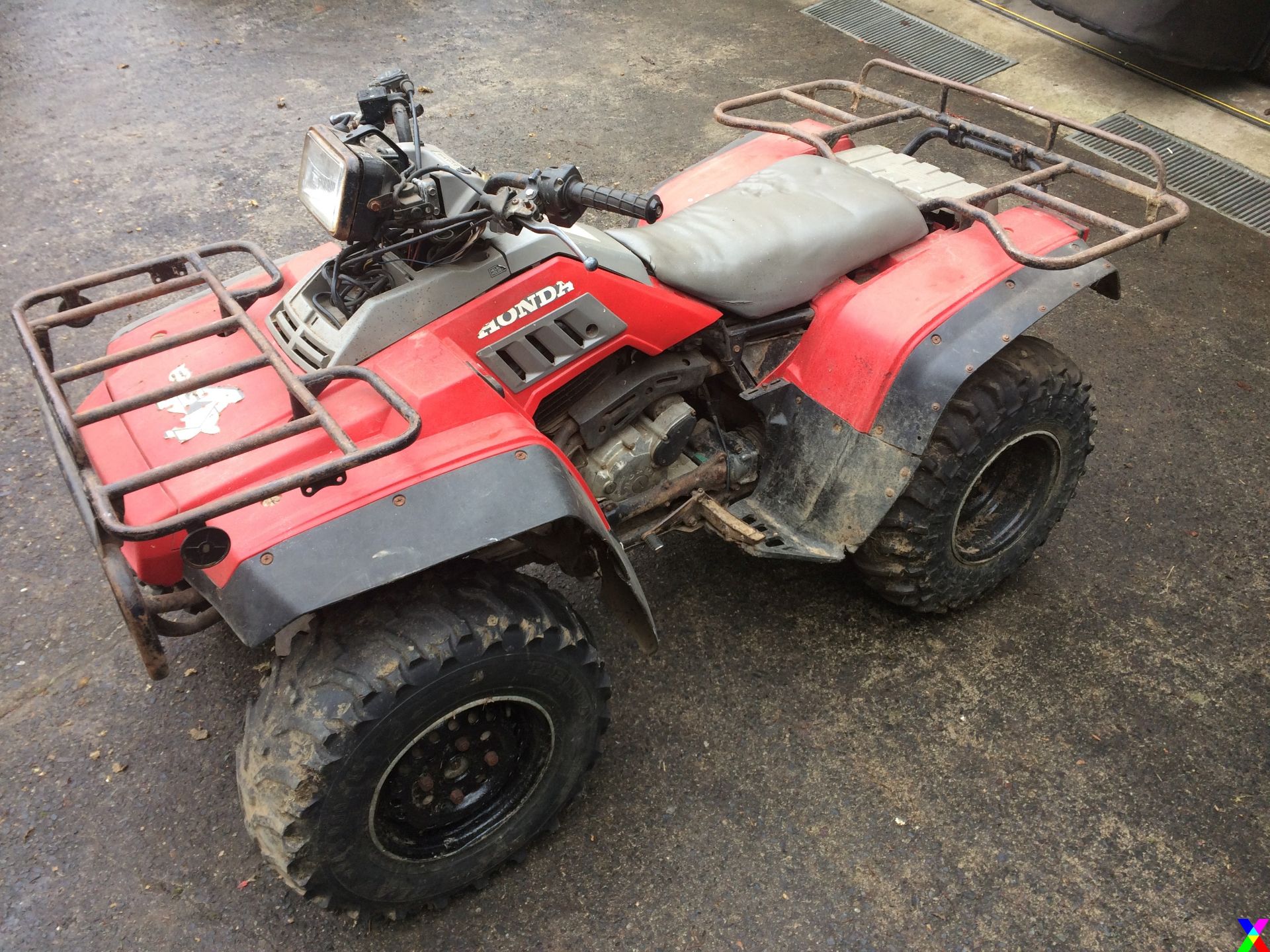 Honda Big Red TRX 300 4x4 Quad Bike. Turns over but non runner. Location - Great Torrington, Devon - Image 8 of 8