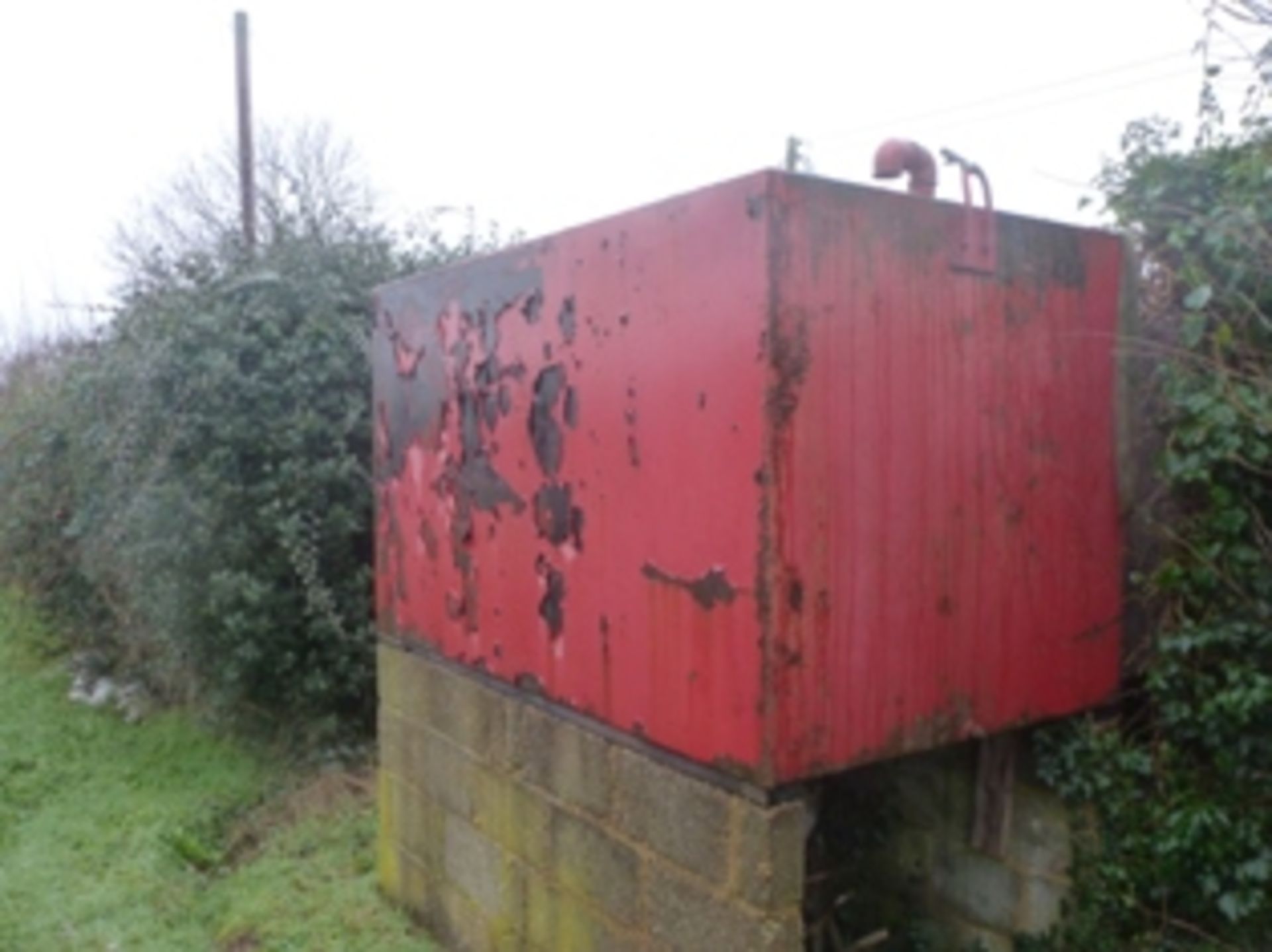 1000 Gallon oil tank - In Situ - Image 2 of 2