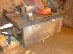 Steel workbench and workshop vice