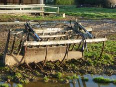 Claas 2 metre muck grab with Matbro fittings