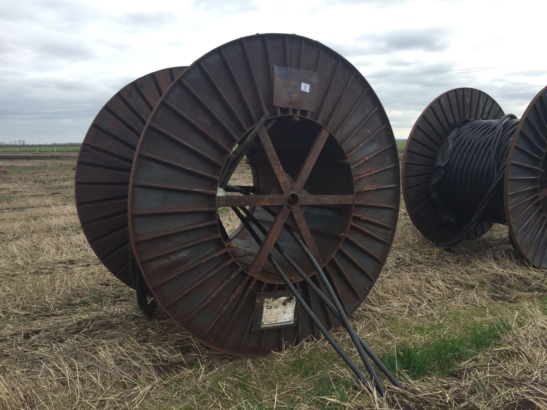 Qty solar farm electric cable