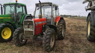 **PLEASE NOTE THIS TRACTOR IS STUCK IN CREEPER GEARBOX** 1995 Massey Ferguson 390T NO LINKAGE