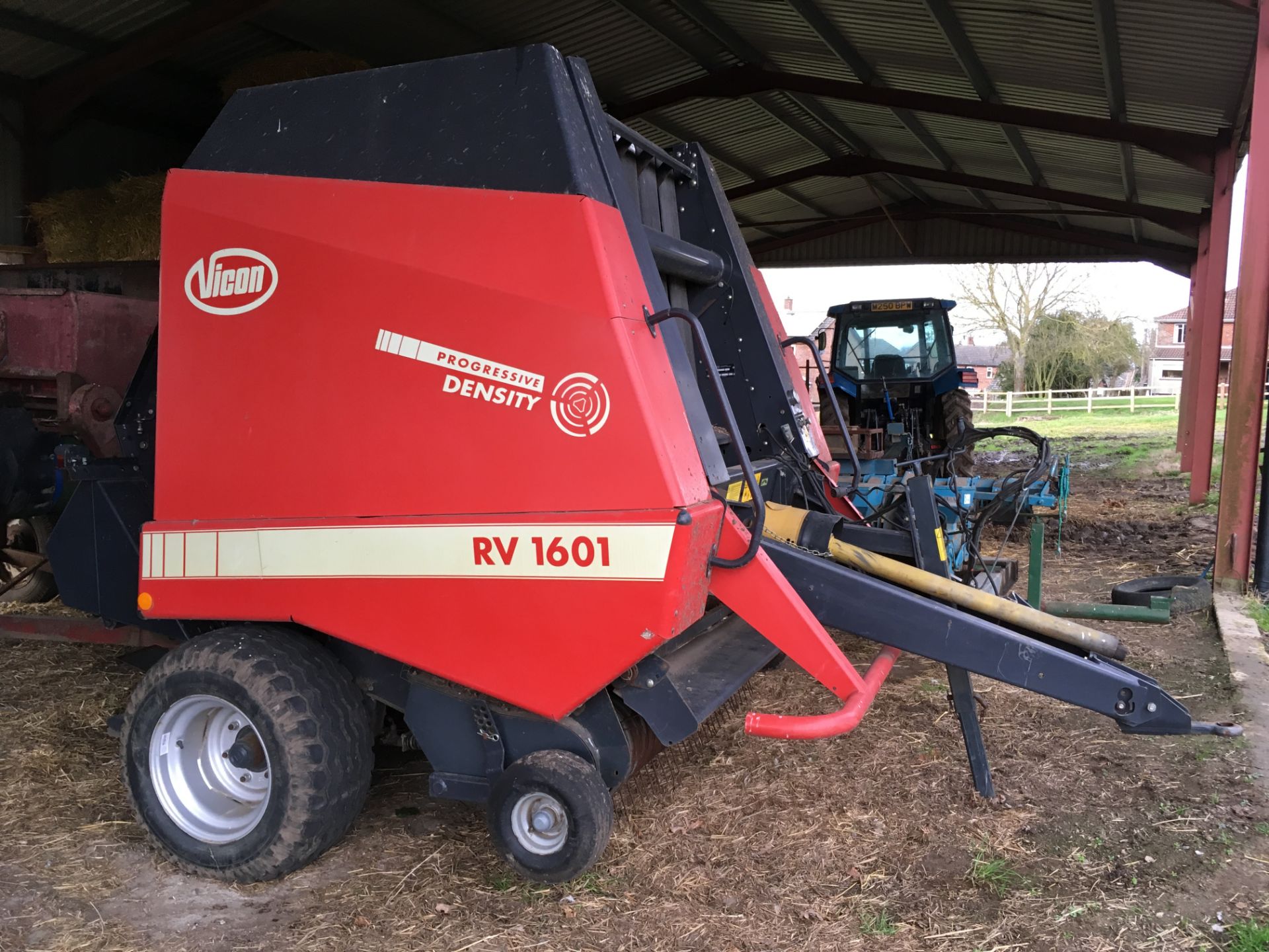 Vicon Progressive High Density RV1601 Round Baler, Net Wrap, Serial No. 04ND02, Year 2004. - Image 2 of 5