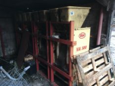 Vicon VA 500 in parlour feeders c/w 4 Stalls