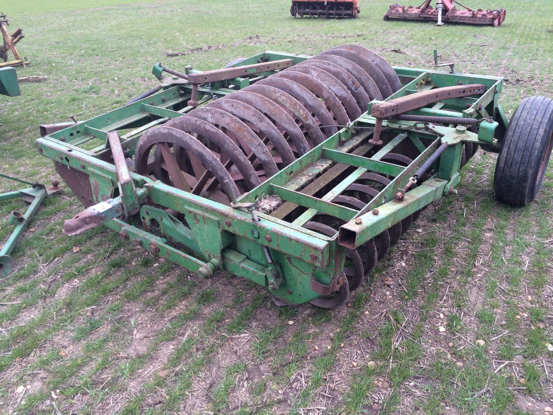 Flexicoil progressive packer furrow press