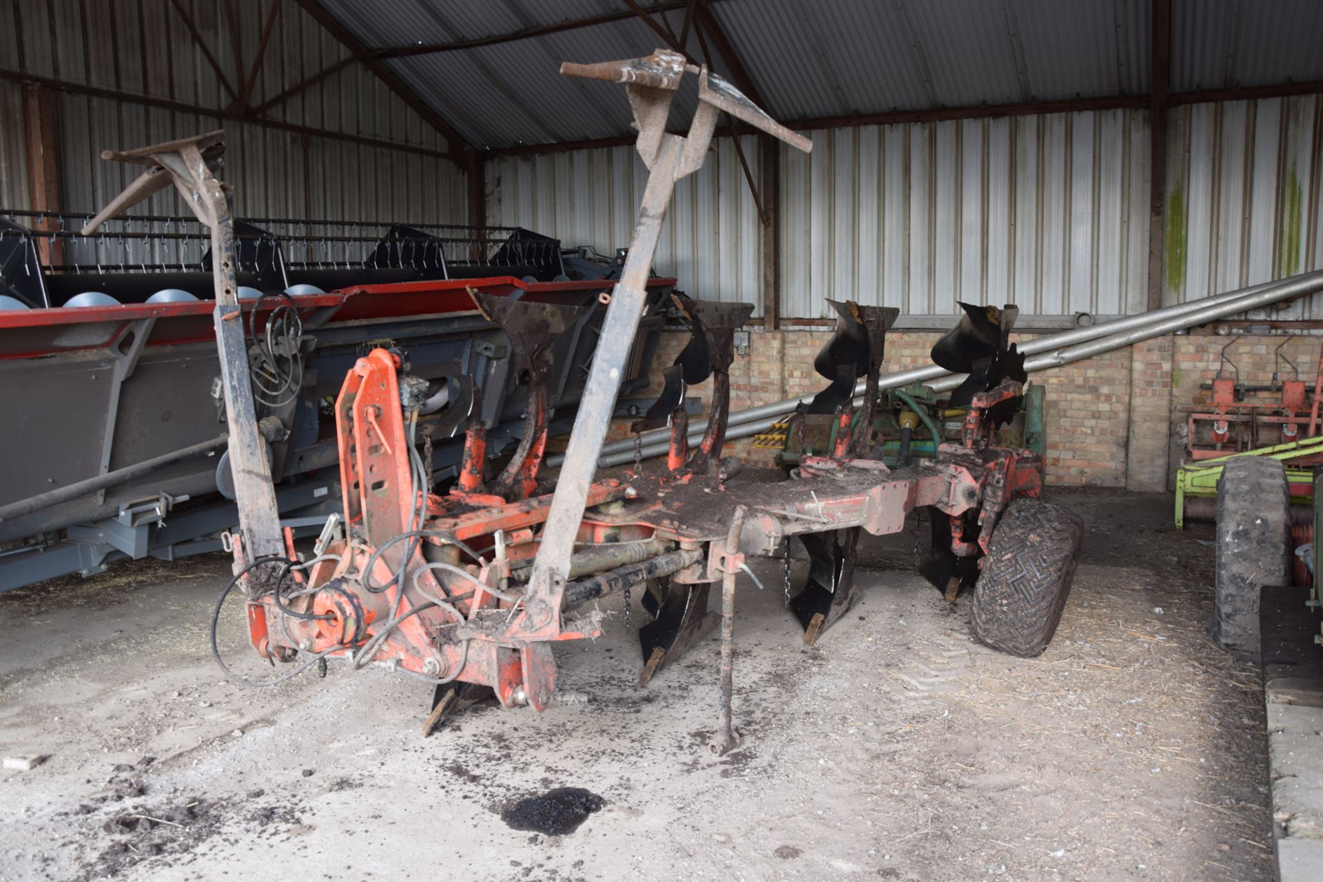 Gregoire Besson RY7 4f reversible plough with hydraulic break back legs, vari width and press arm. - Image 2 of 2