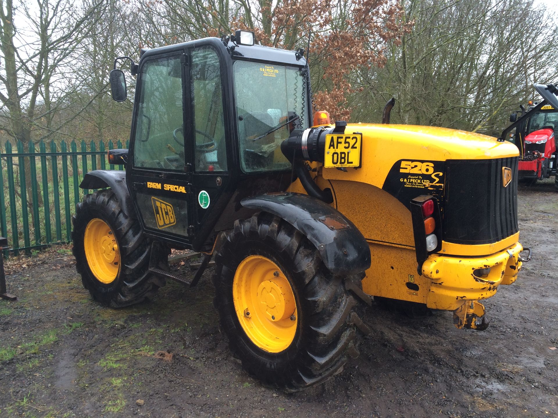 2002 JCB 526s Farm Special Loadall with general purpose bucket & pallet tines.