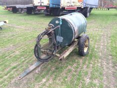 Single axle fuel bowser with hand pump