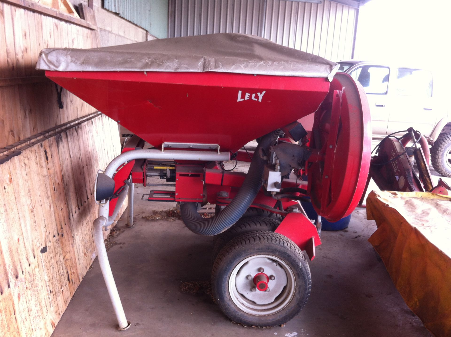 Lely Polyliner front mounted seed tank